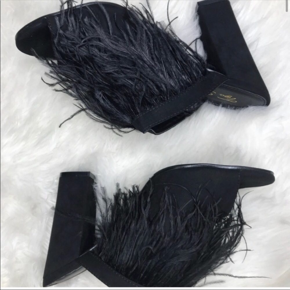 NWOB- Vigo Fiore Feather Mule, Sz 7.5 Never Worn